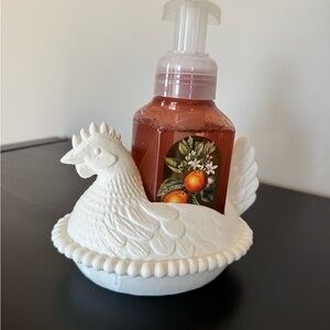 Hen on Nest Bath and Body works Foaming Hand soap holder